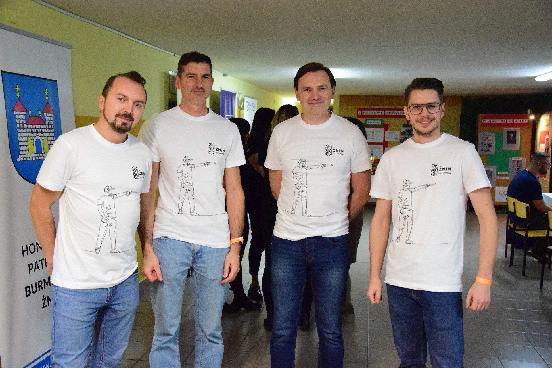 Zawody powiatowe na wirtualnej strzelnicy w Żninie - zdjęcia