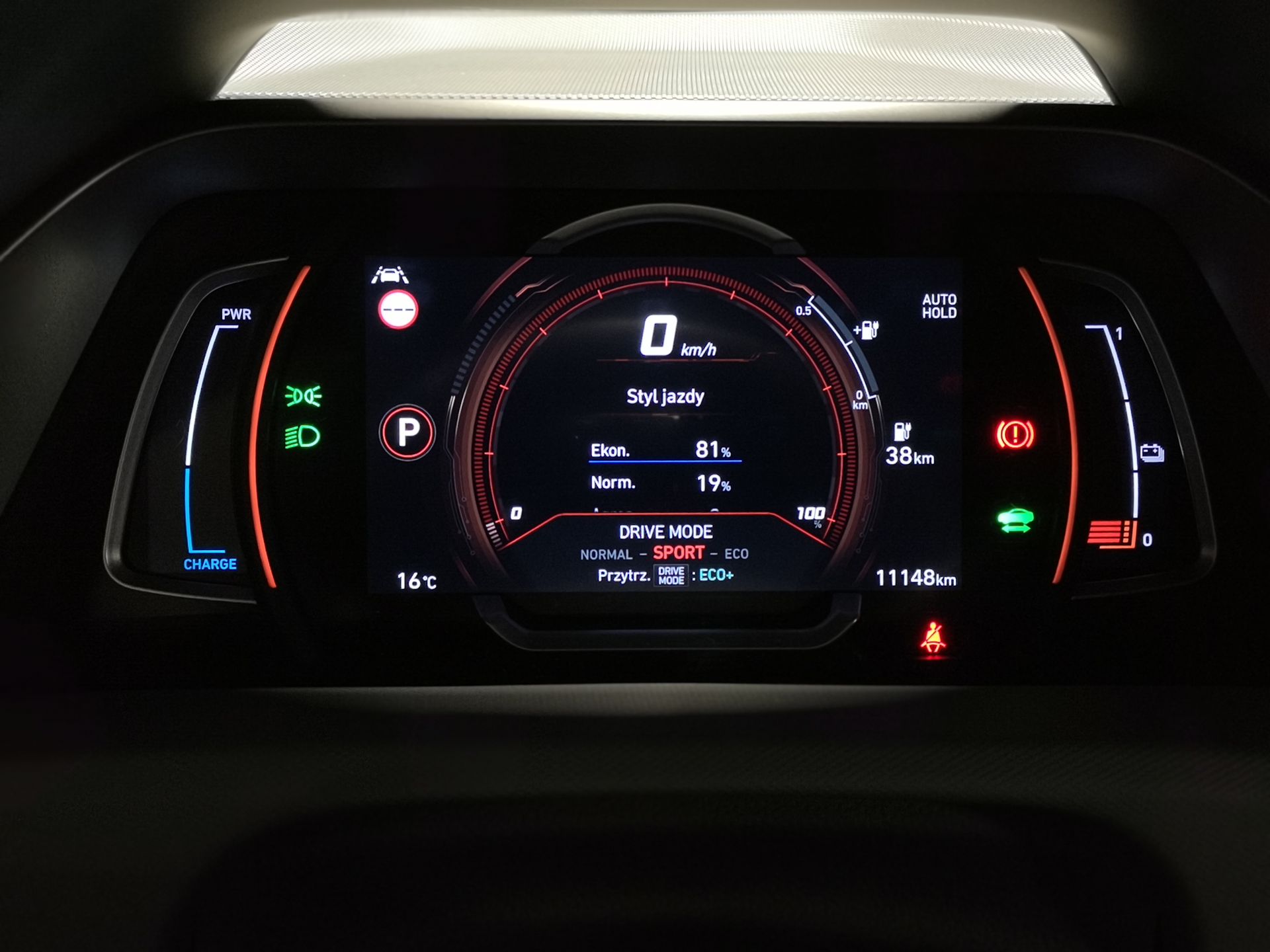 Hyundai Ioniq Electric: System zarządzania energią i audio Infinity 19