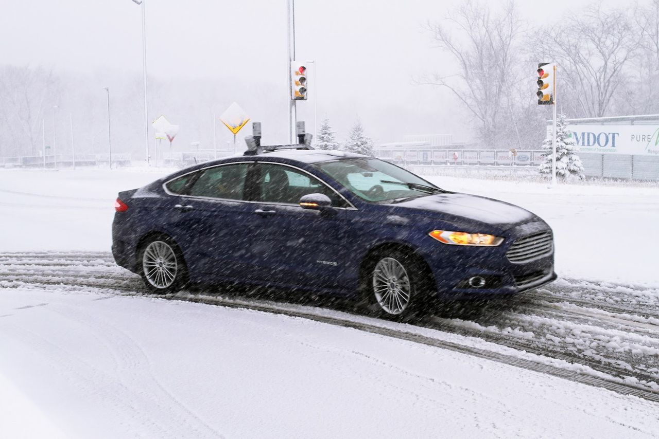 Ford zwalnia tempo i stawia na autonomiczność poziomu 3