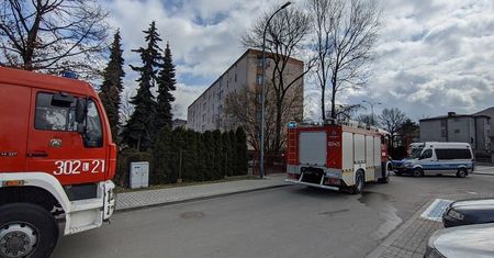 Tragiczny finał pożaru w bloku w Lublinie. Płonęło mieszkanie na pierwszym piętrze
