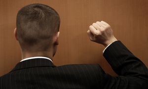 Urzędnik zapukał. Nie chciała go wpuścić. Pieniądze przepadły
