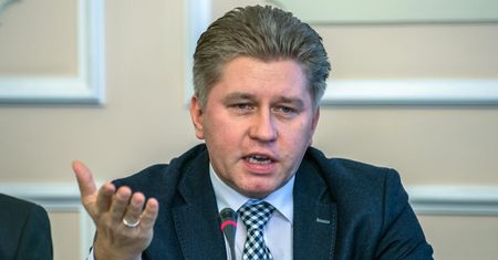 Marcin Matczak narzeka na młodych. Ekonomista nie wytrzymał i pokazał wykres