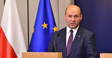 Konflikt Polski z UE. Wiceminister grzmi: "Ani jednego kroku wstecz"
