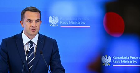 Rzecznik rządu porównał Głuchołazy do Japonii. "Co za klaun"