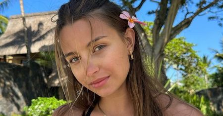 Słodka i zmysłowa Julia Wieniawa. Tę sukienkę ma w każdym kolorze
