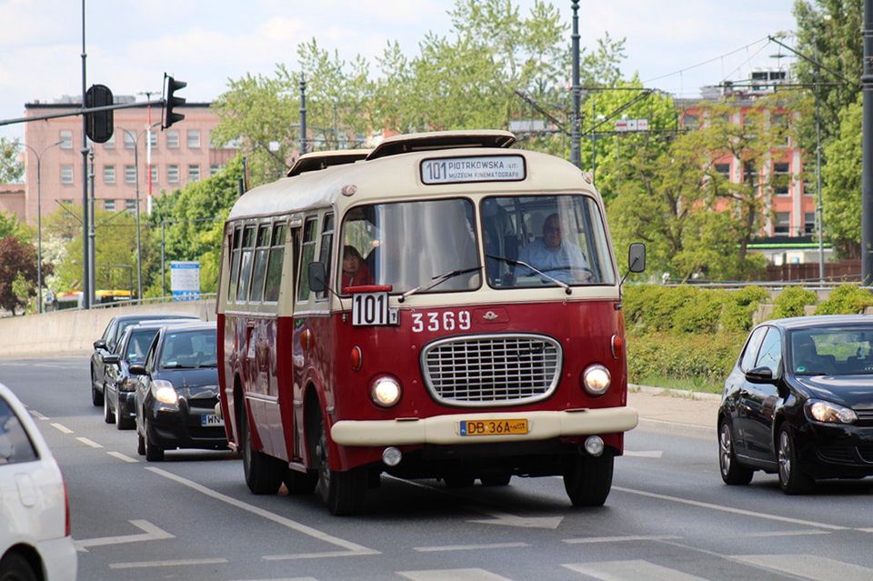 Wyruszyły na trasy. Klasyki już kursują po polskim mieście