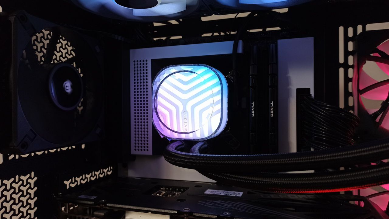 Corsair stara się przemówić do fanatyków RGB.