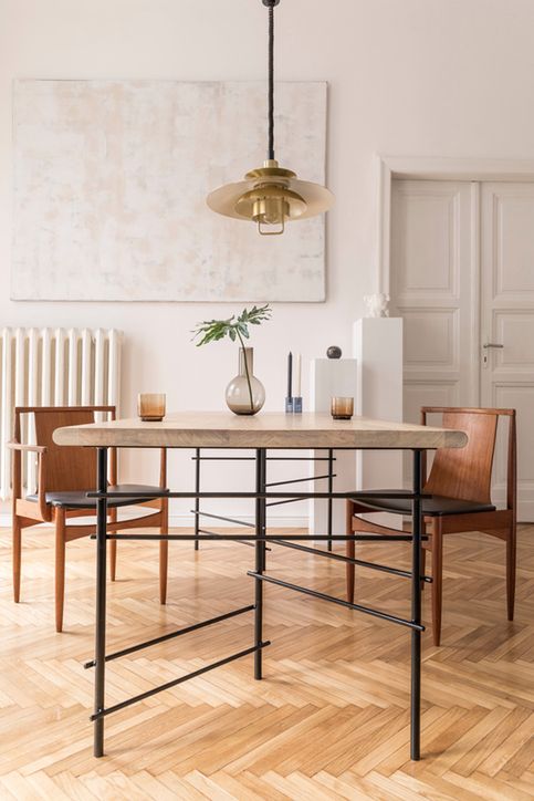 Przyciągające wzrok lampy nad stół. Największe trendy oświetleniowe sezonu