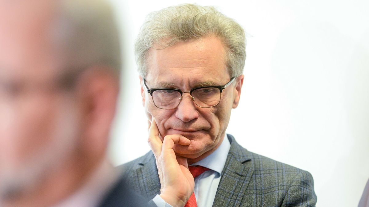 Minister zdrowia Adam Niedzielski w ?odzi
06.03.2023 Lodz. Briefing prasowy ministra zdrowia Adama Niedzielskiego z rektorami uniwersytetow medycznych w sprawie zasad i standardow ksztalcenia kadr medycznych w Polsce. N/z prof. dr hab. n. med. Zbigniew Gaciong - rektor Warszawskiego Uniwersytetu Medycznego Fot. Piotr Kamionka/REPORTER
Piotr Kamionka/REPORTER