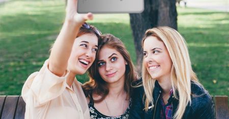 TP-Link przypomina, smartfon przyda się także na wakacjach
