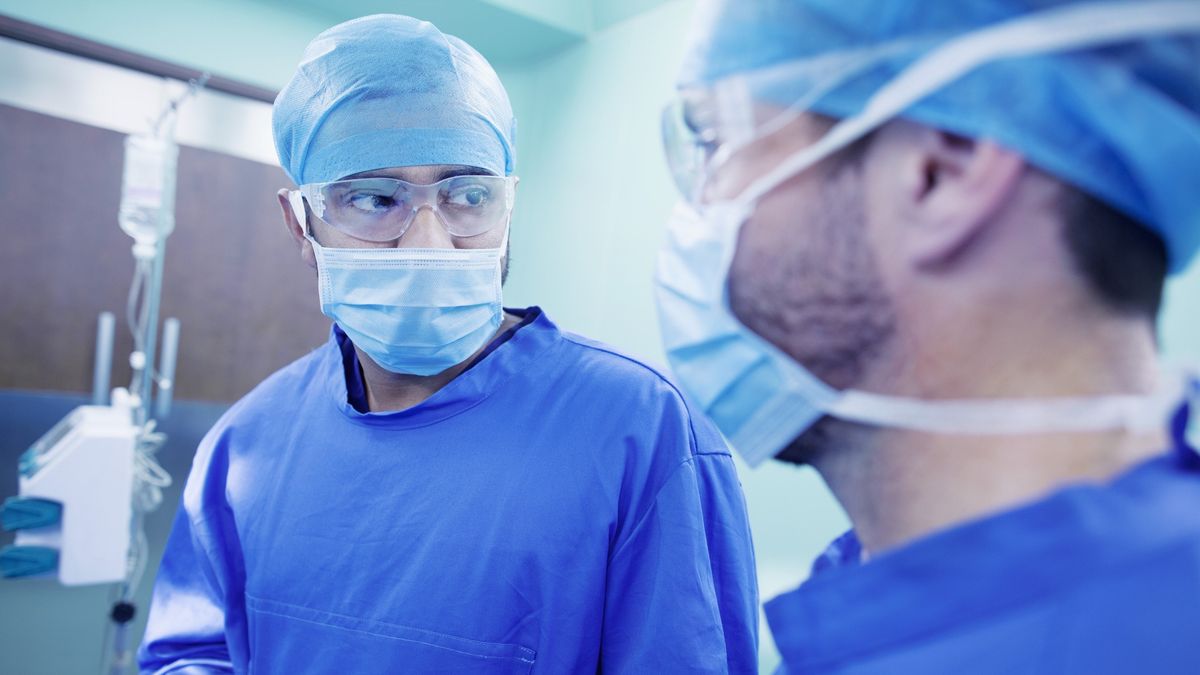 Koronawirus. Pielęgniarz z Ostrowca został wyproszony ze sklepu osiedlowego