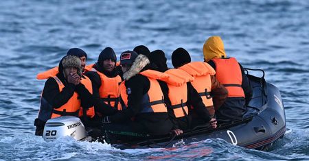 Niemcy uderzają w przemytników. Zabezpieczono pontony i tysiące kamizelek