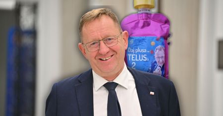 "Daj plusa na Telusa". Jak Dawtona owocowe tubki dla polityków PiS robiła