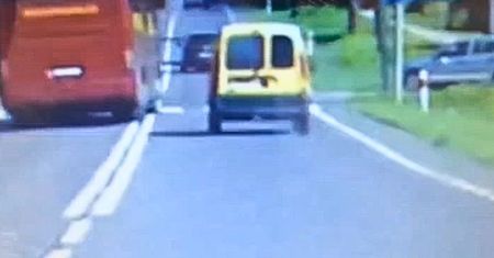Autokarem wyprzedzał na pasach i skrzyżowaniu. Obywatel Ukrainy dostał aż 25 pkt