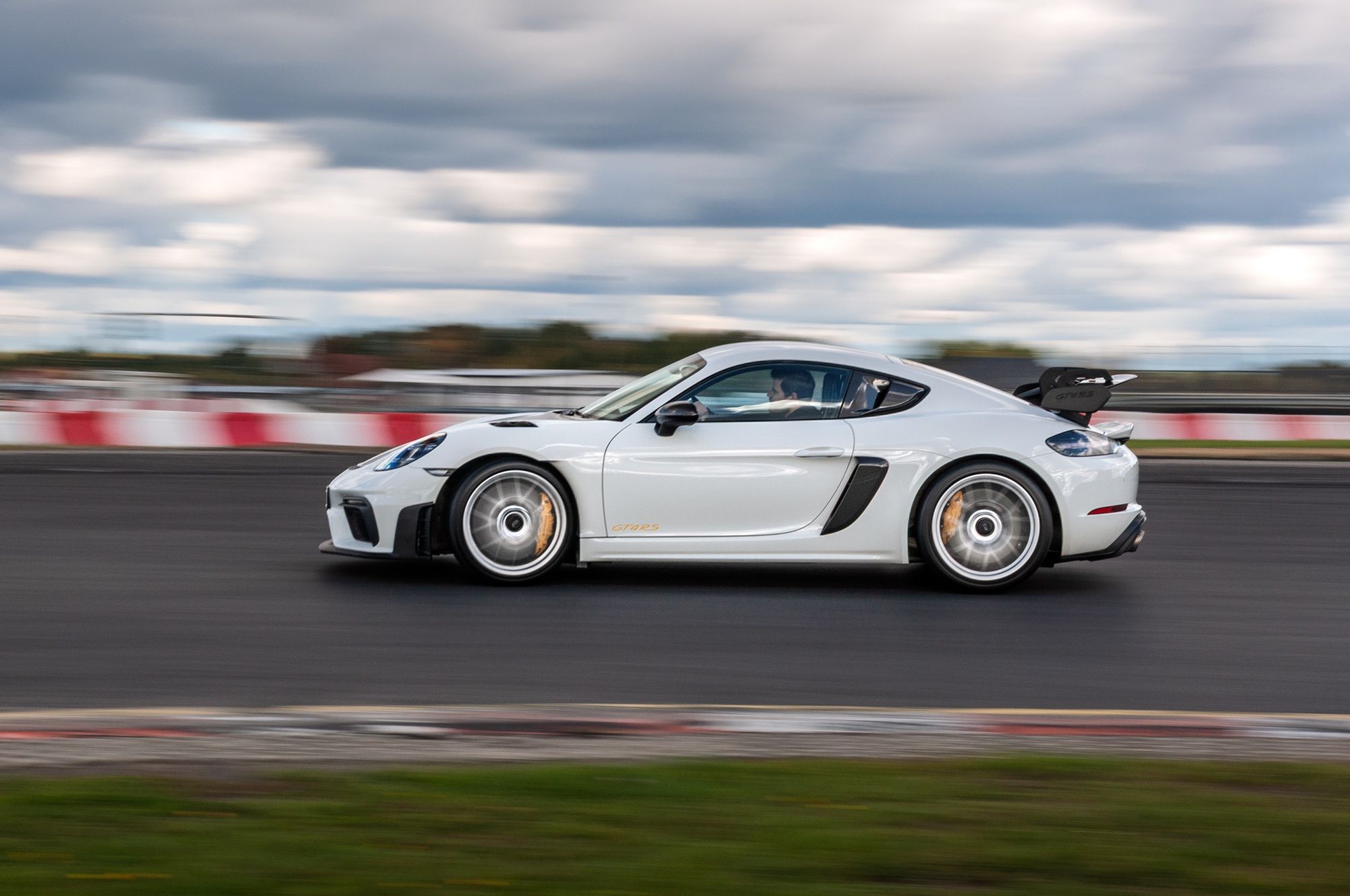 Porsche 718 Cayman GT4 RS (2025)