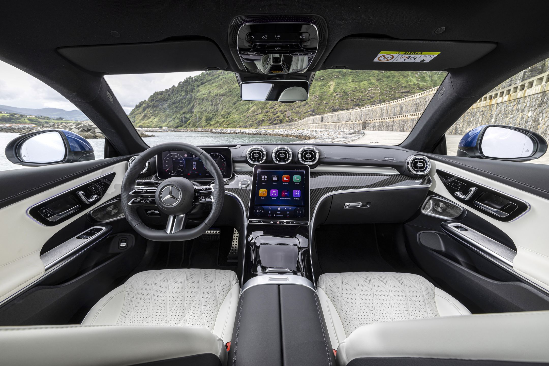Wnętrze Mercedesa CLE 450 4Matic
