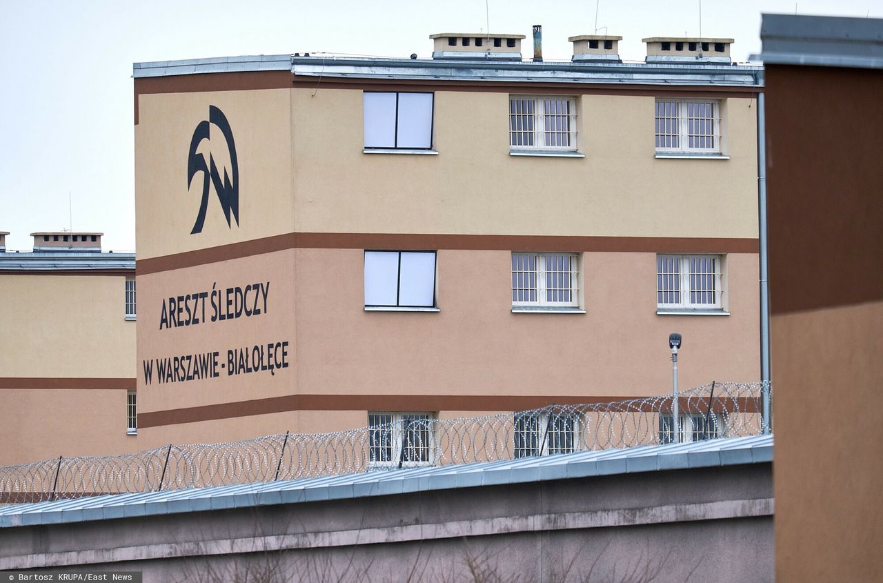 Korupcja i handel narkotykami w areszcie. 100 zł za telefon, 500 za przesyłkę