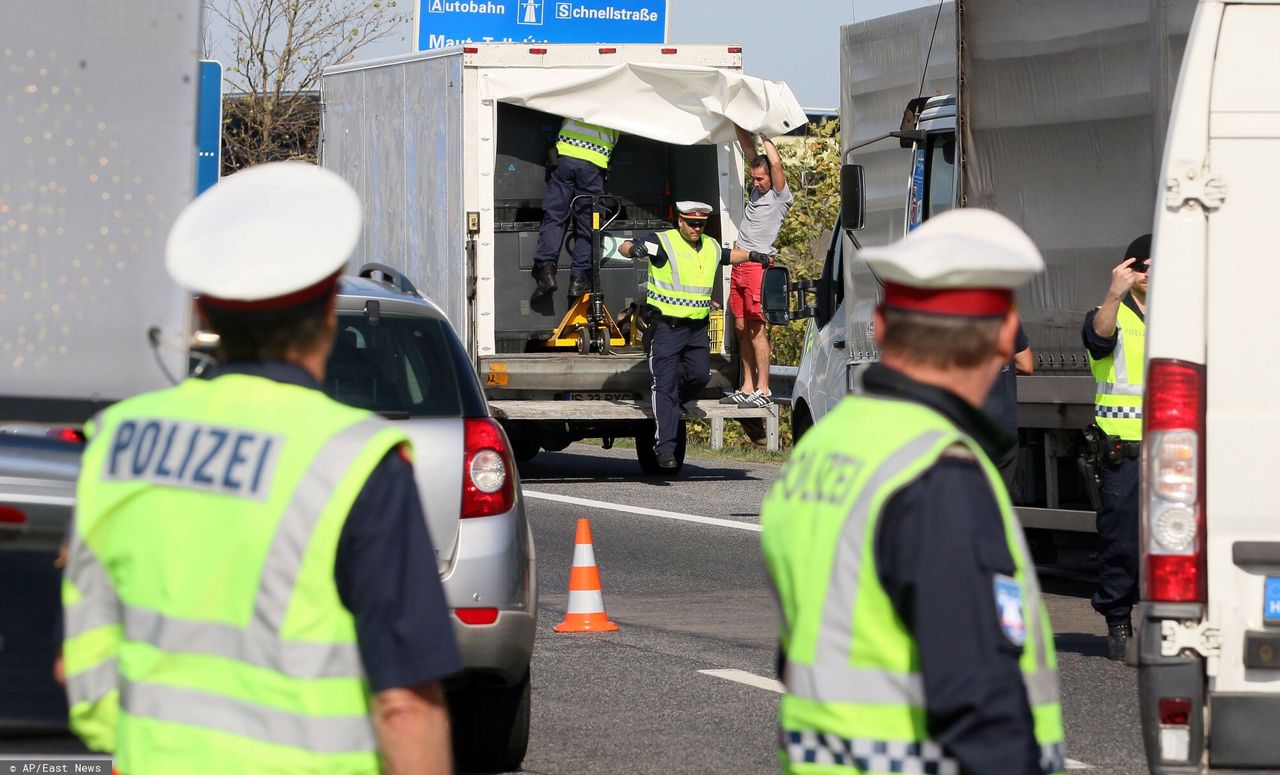 53 imigrantów upchniętych na pace ciężarówki. Jechali do Niemiec