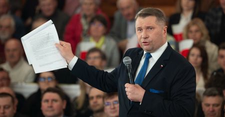 Fatalne wieści dla Czarnka. Ten sondaż mówi wiele