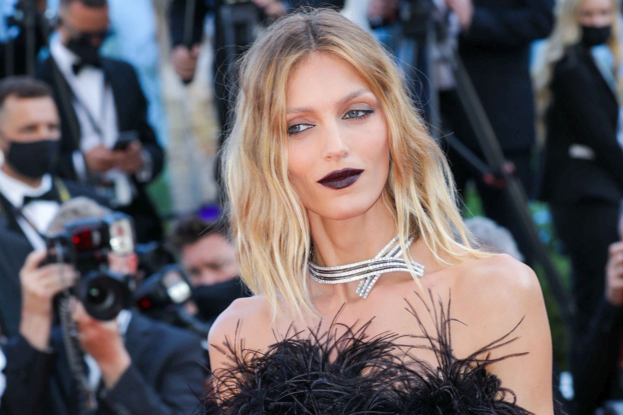 Anja Rubik na festiwalu filmowym w Cannes