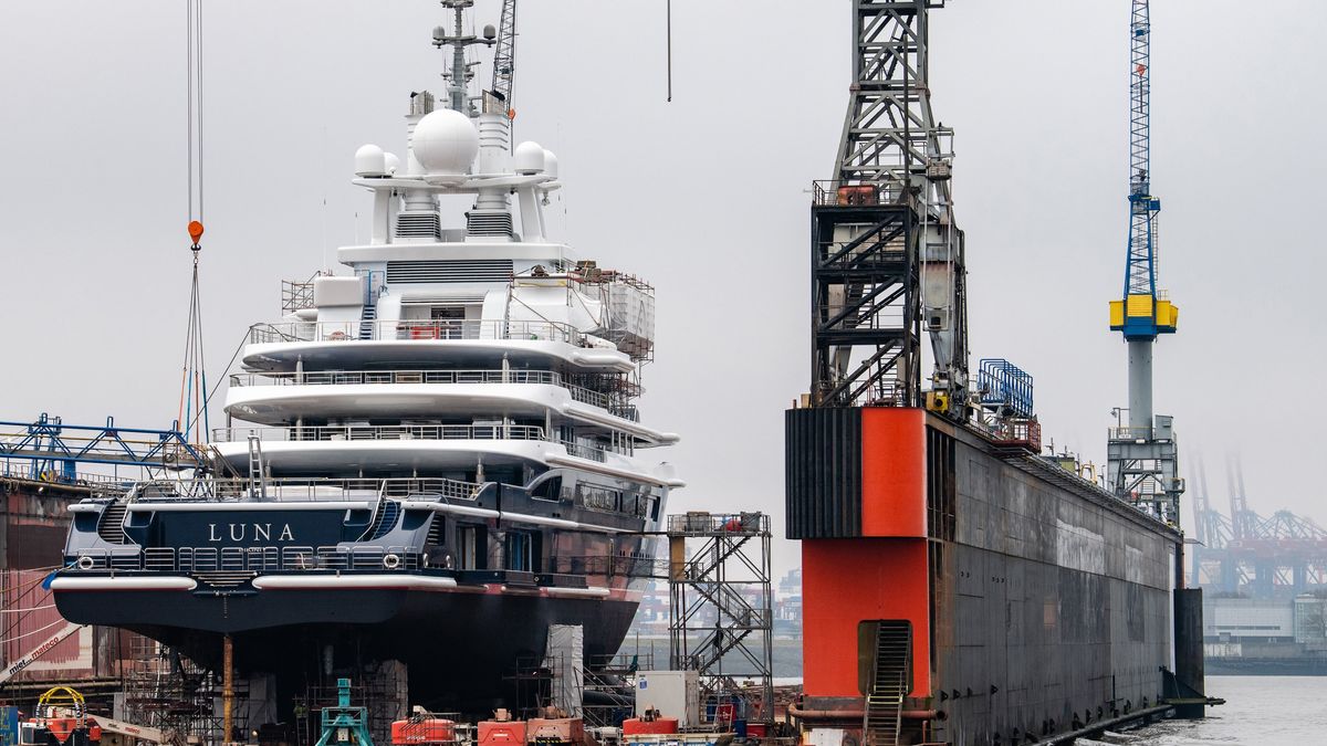  Luna nie może opuścić portu 