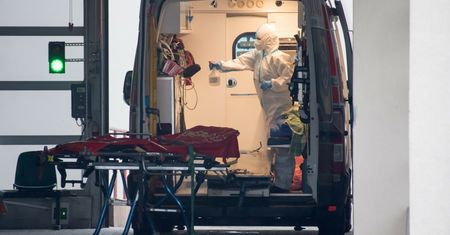 Pandemia wciąż trwa. Jest nowy raport Ministerstwa Zdrowia