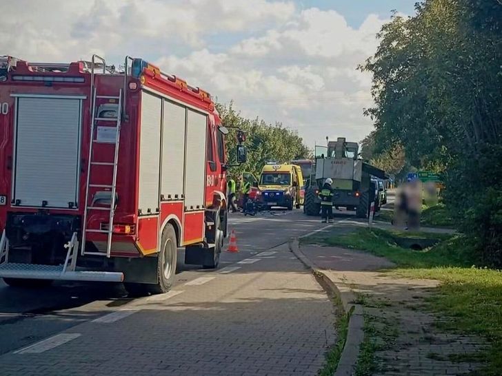 Tragiczny wypadek w Małopolsce. Motocyklista zderzył się z sieczkarnią
