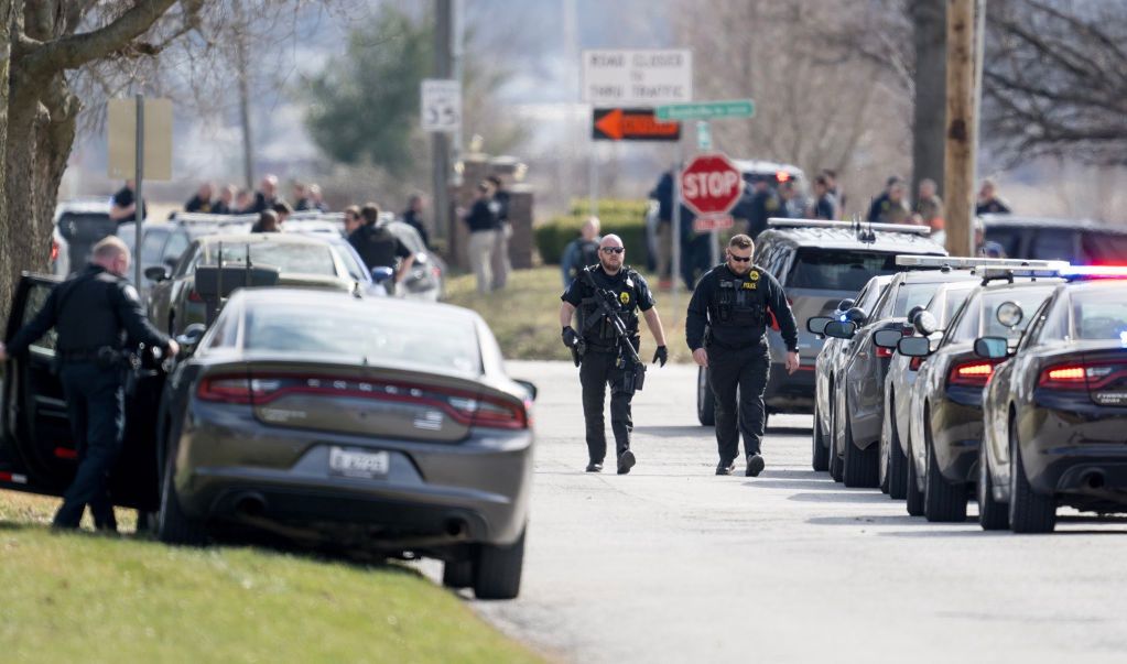 Deadly Missouri shooting: Eviction attempt claims lives of police officer and court employee