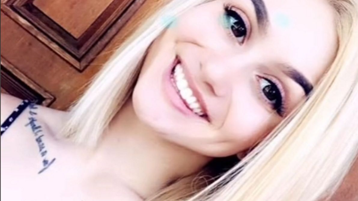 Dziewczyna przed modyfikacjami