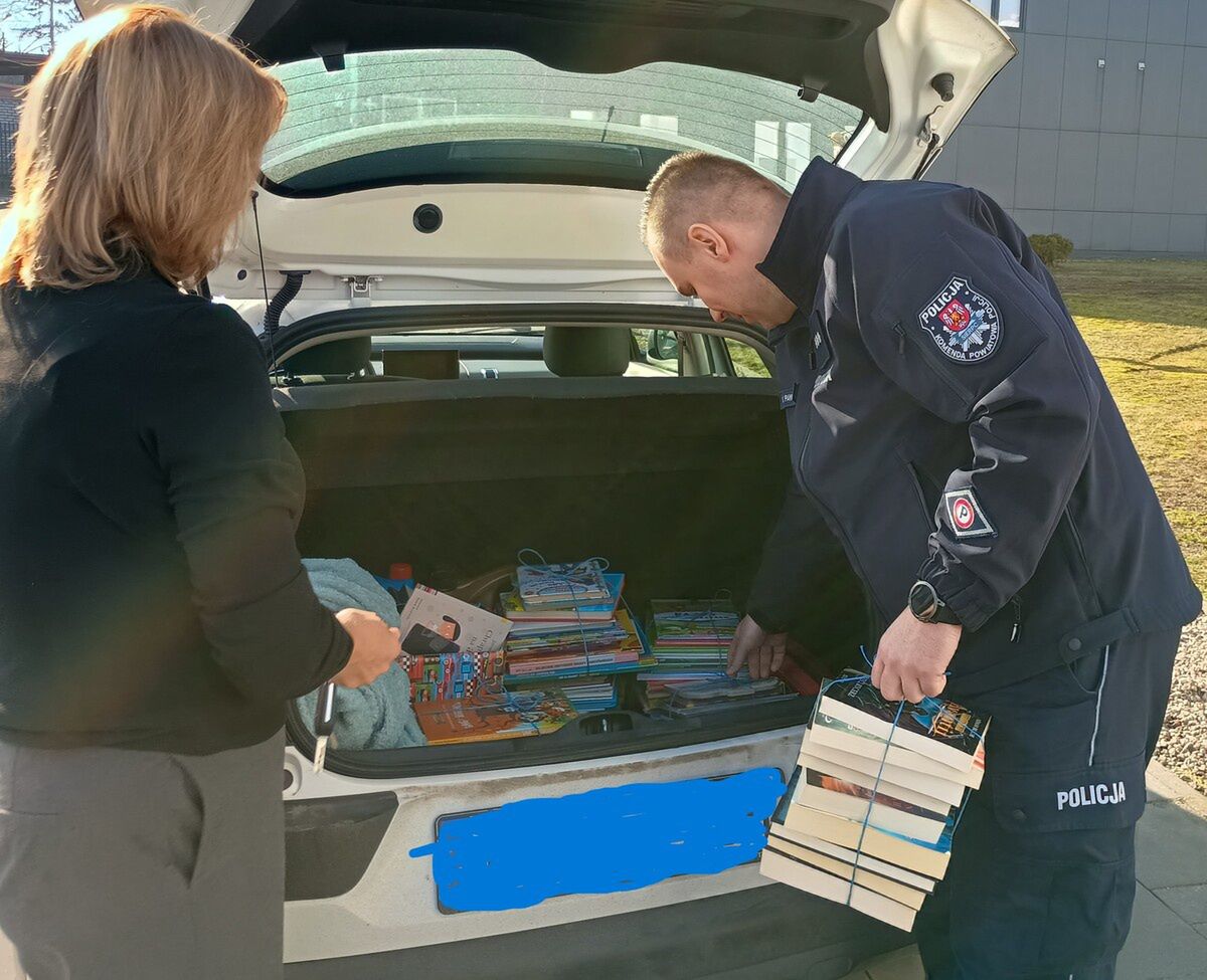 Policjanci z Sierpca zorganizowali zbiórkę książek dla dzieci z Rodzinnego Domu Dziecka w Górznie!