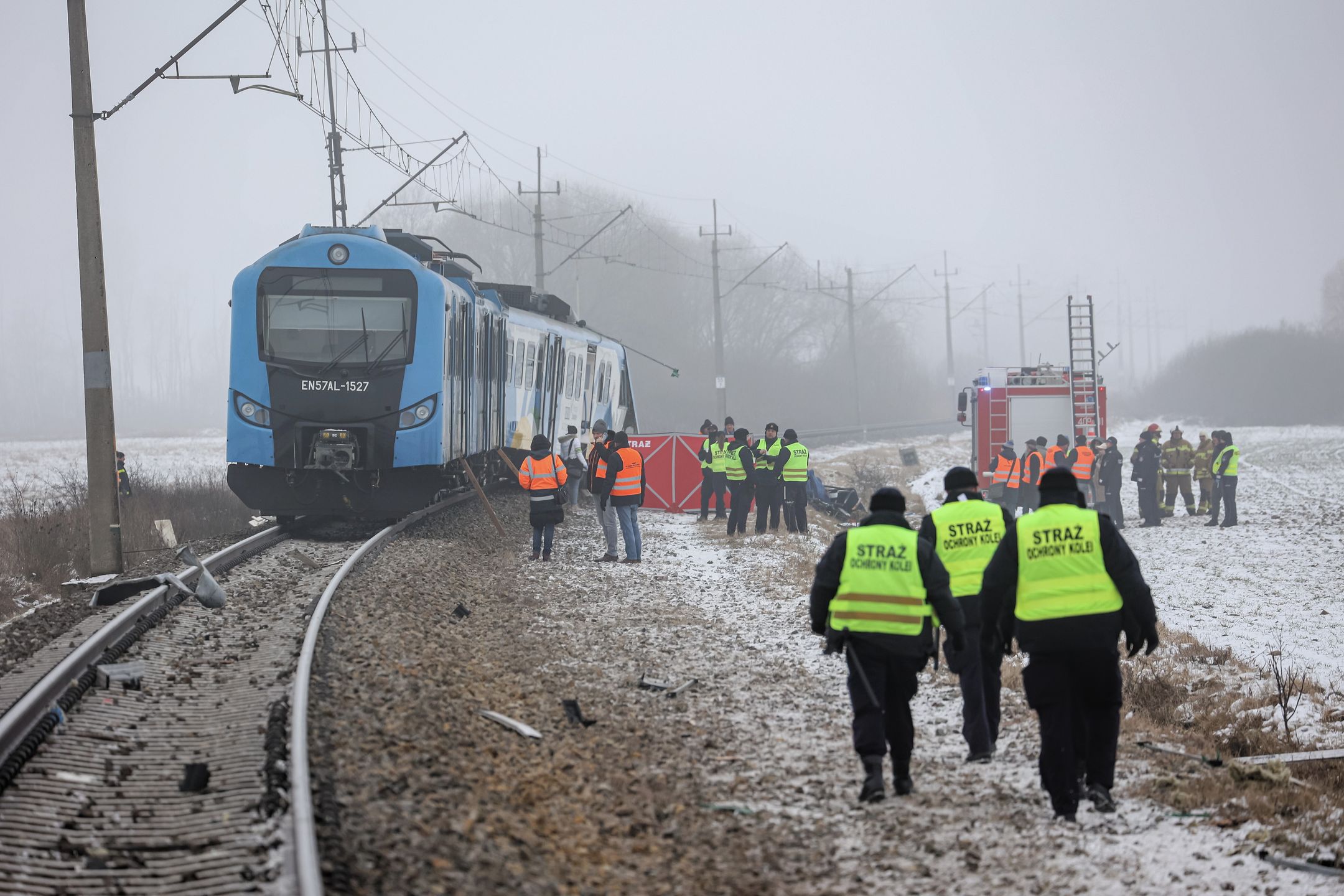 Zderzenie ciężarówki z pociągiem relacji  Kołobrzeg-Poznań na przejeździe kolejowym w Budzyniu