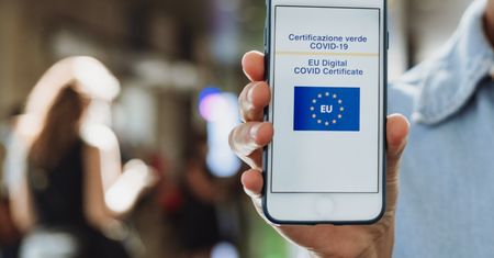 Kolejne kraje skracają ważność paszportów covidowych. Nawet do pięciu miesięcy