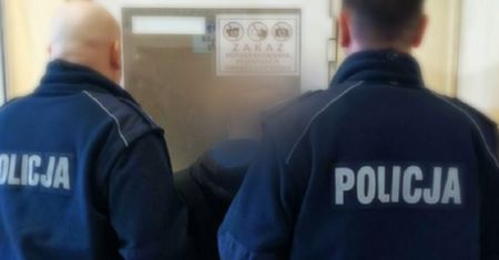 Rozlał to i krzyczał, że wszystkich podpali. Cały blok był zagrożony