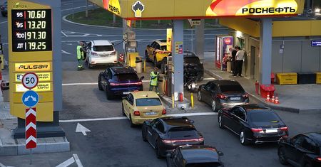 Rosja reaguje na kryzys. Wstrzymuje eksport diesla. Zapowiada import paliw