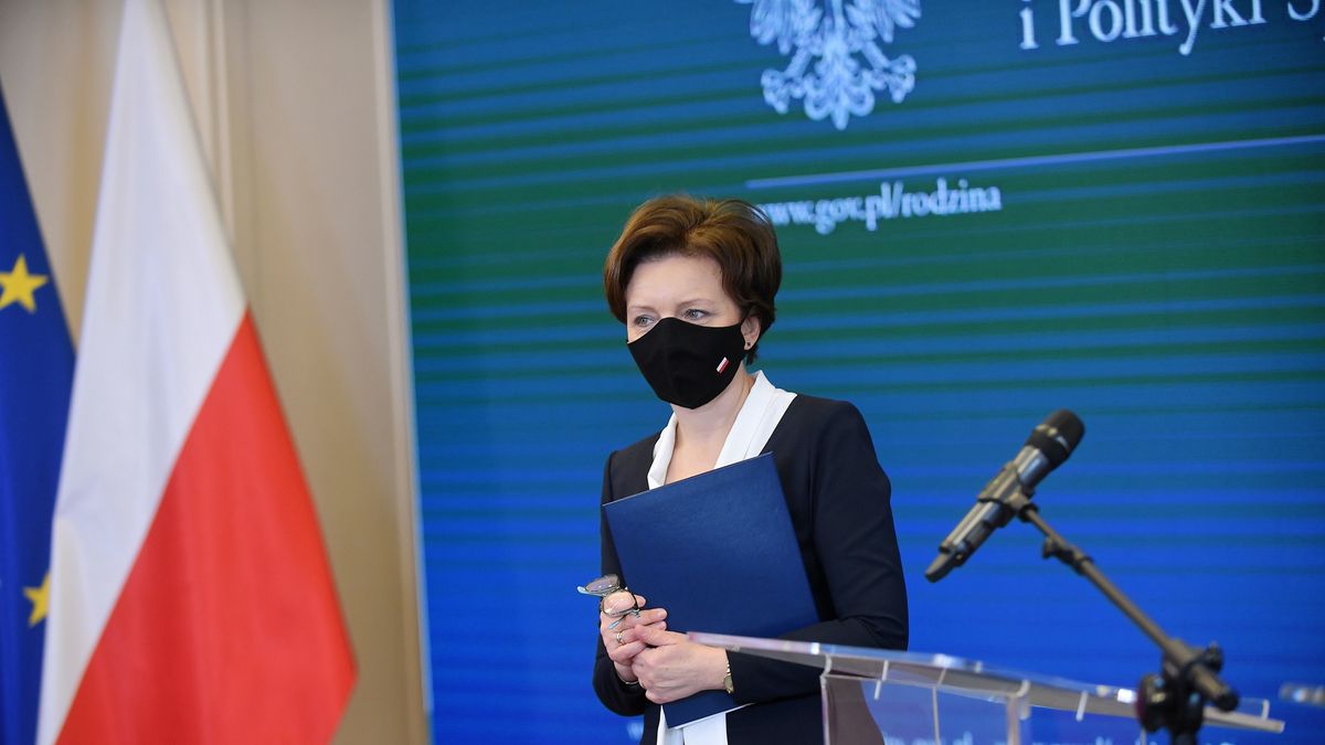 Dodakowy zasiłek opiekuńczy. Minister rodziny i polityki społecznej Marlena Maląg zapowiedziała przedłużenie wypłat.