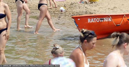 Zarabiają nawet 700 zł. Cały dzień spędzają na plaży