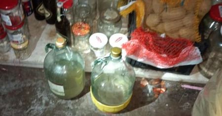 Ząbkowice Śląskie. Nielegalna fabryka alkoholu. 46-latek twierdzi, że produkował go dla siebie