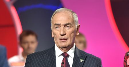 Karol Strasburger zdradził tajemnicę "Familiady" po 28 latach. "Przyznaję się do wszystkiego"