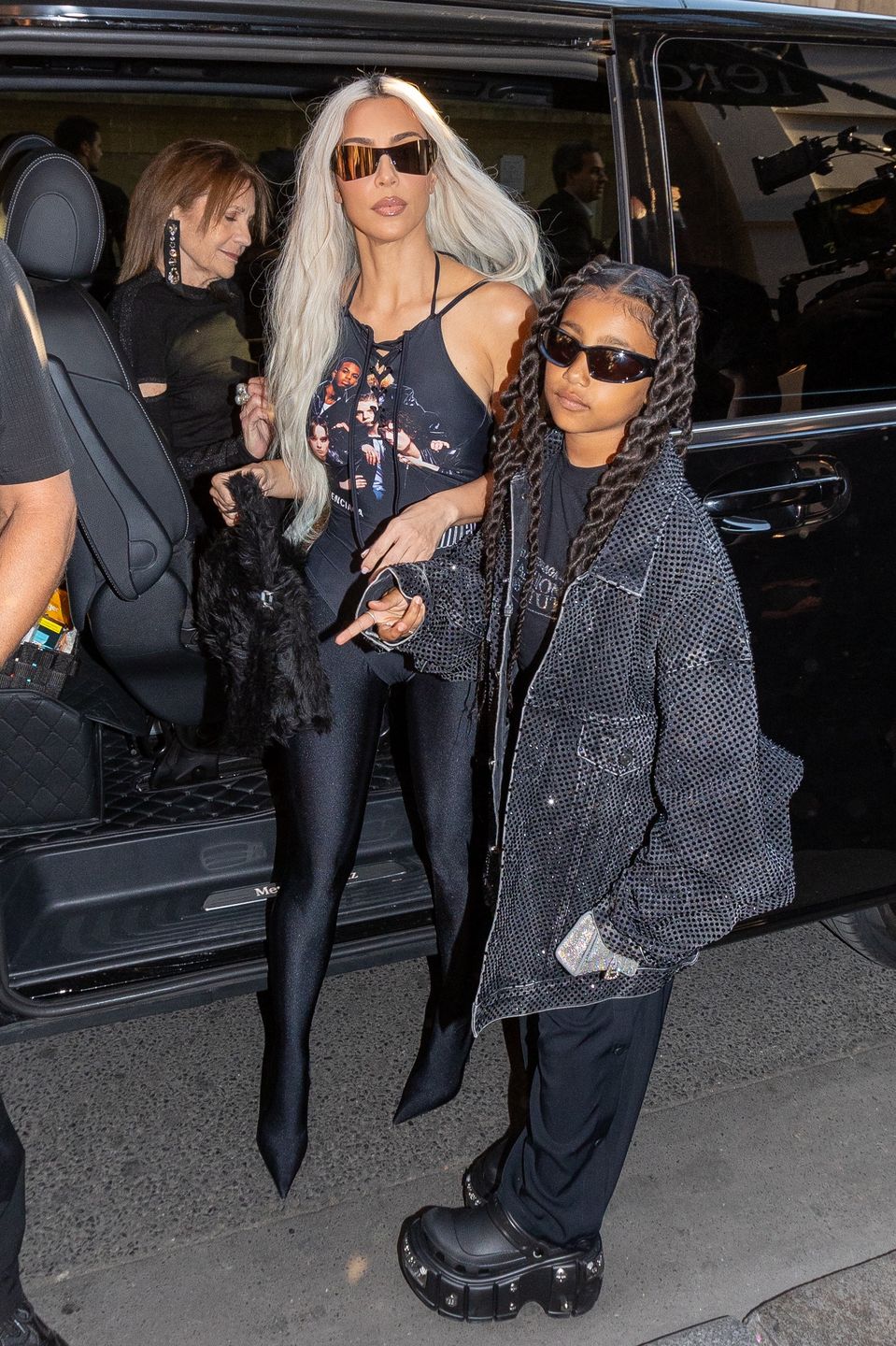 Kim Kardashian bryluje z North w Paryżu