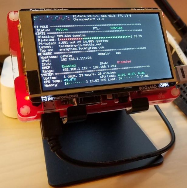 Pi-hole uruchomiony na ARM (Raspberry Pi 3) Model B+ (źródło: reddit.com)