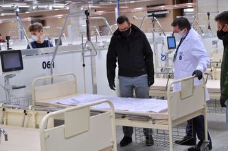 Pandemia w Polsce. Rząd nie liczy, ilu jest lekarzy z zagranicy