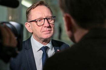 Dziennikarka TVP zapytała Telusa o działkę. Ostra wymiana zdań