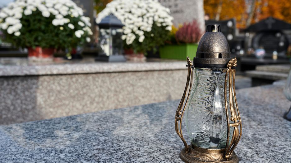 Pomogą sprzątać nagrobki seniorom