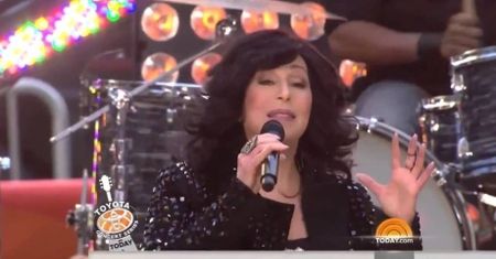 Cher śpiewa "Believe" na ulicach Nowego Jorku!