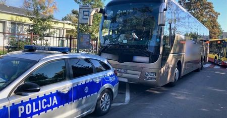 Wrocław. Pijany kierowca szkolnej wycieczki. Wpadł podczas badania