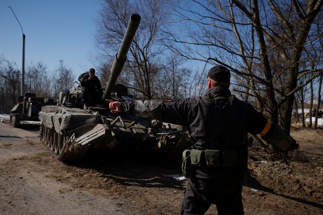 Rosyjski czołg przejęty przez ukraińskie wojsko.