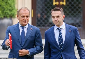 Uderzają w Nawrockiego. Szłapka: marzy o paliwach po 10-12 zł