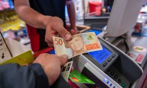 Szwecja zmienia zasady. Sklepy znów muszą przyjmować gotówkę