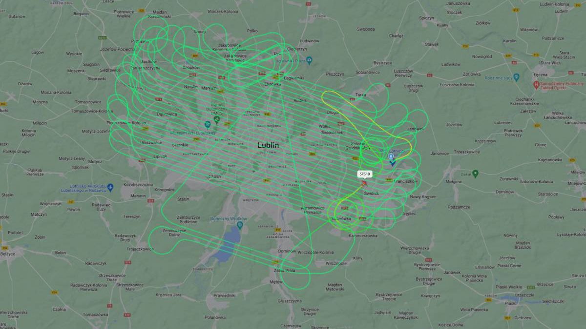 Samolot latający nad Lublinem i okolicą - 11.07.2024