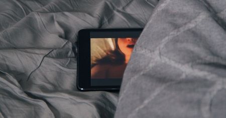 Chcesz obejrzeć porno? Wylegitymuj się - nowe prawo w Wielkiej Brytanii